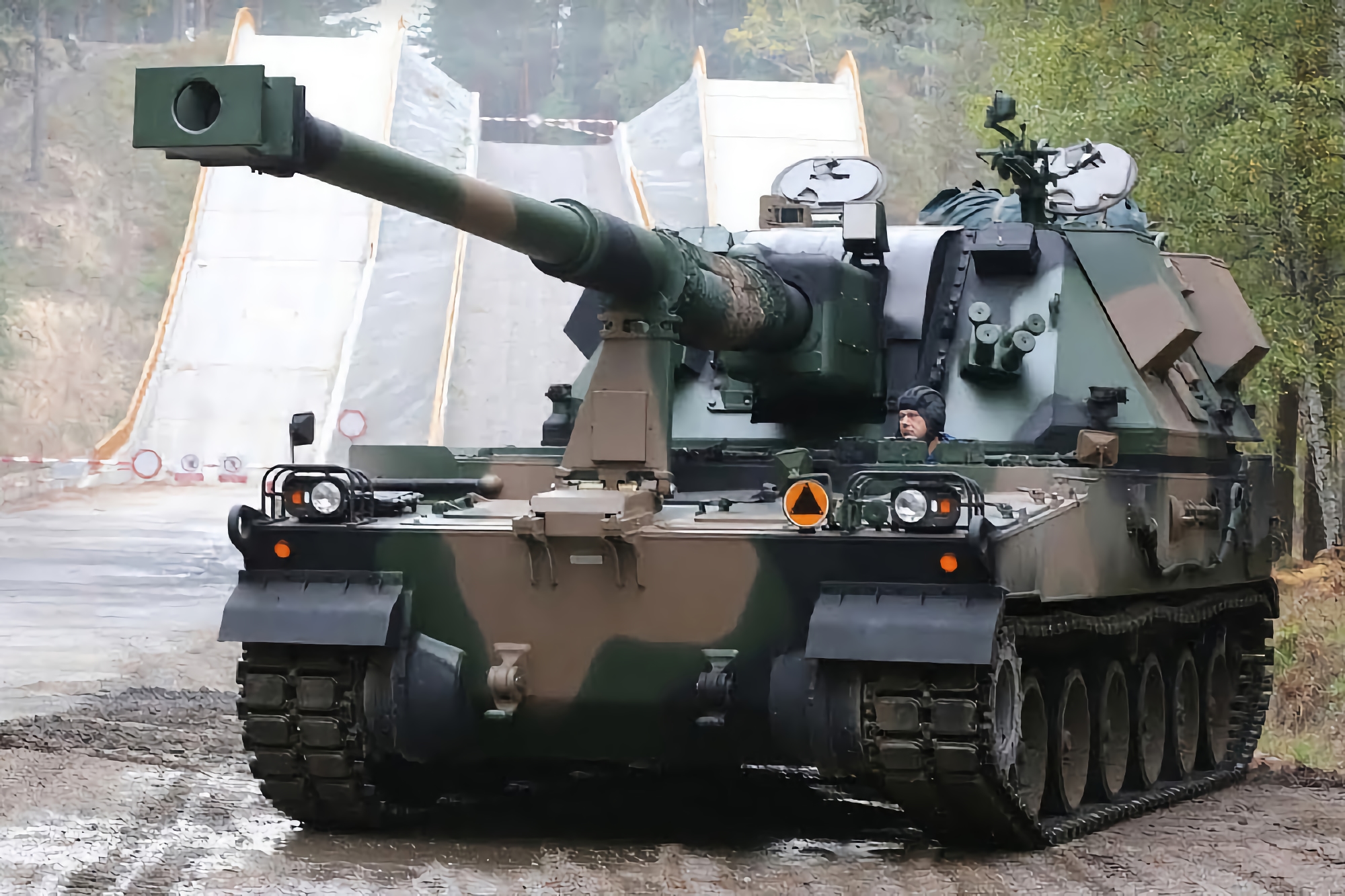 Ile polskich samobieżnych instalacji artyleryjskich AHS Krab otrzymało Ukraina