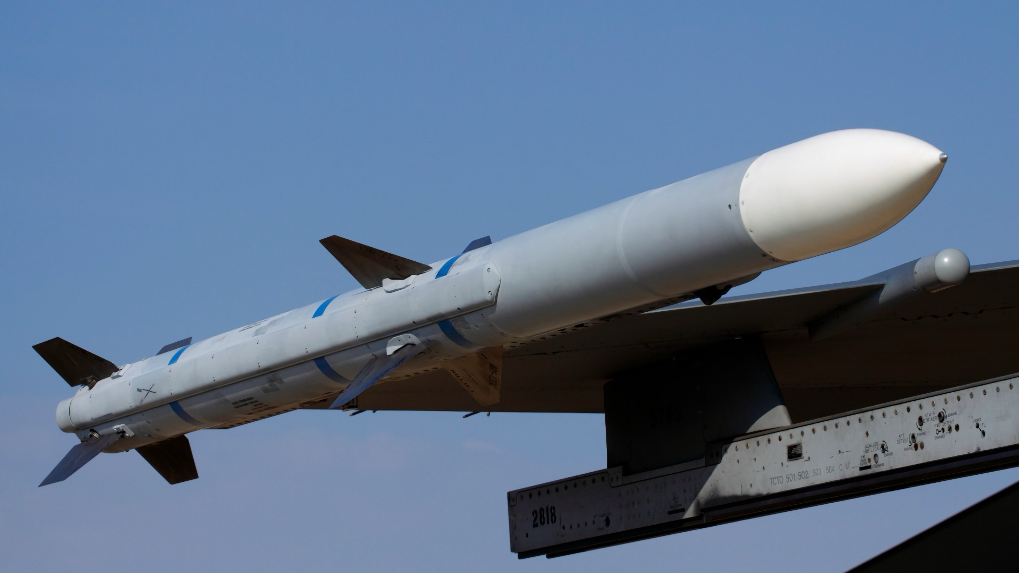 Stany Zjednoczone zamówiły pociski AIM-120 AMRAAM od firmy Raytheon, część z nich zostanie przekazana Ukrainie i innym sojusznikom.