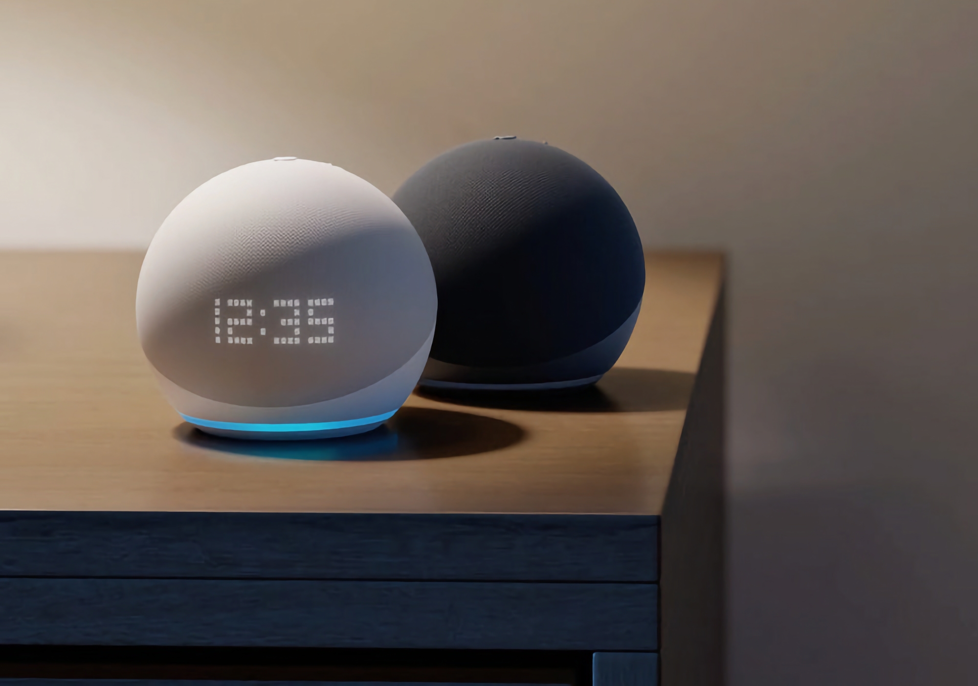 Amazon Echo Dot (5 Gen) z czujnikiem ruchu i wbudowanym zegarem jest w sprzedaży z rabatem w wysokości 20 USD