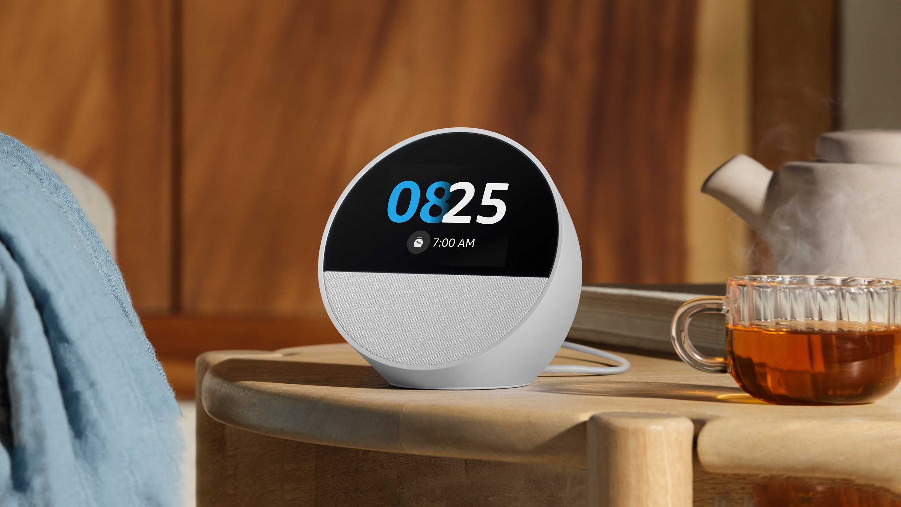 Amazon Echo Spot (2024): inteligentny głośnik z 2,83-calowym ekranem dotykowym i obsługą Alexy za 79 USD.