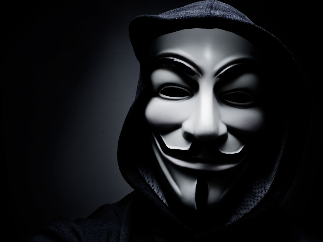 Hakerzy z Anonymous ogłosili cyberwojnę z Federacją Rosyjską: w rosyjskich kanałach telewizyjnych grana jest ukraińska muzyka