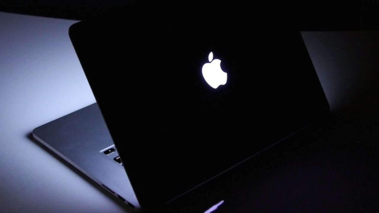Apple może przywrócić świecące logo jabłka w pokrywie MacBooka