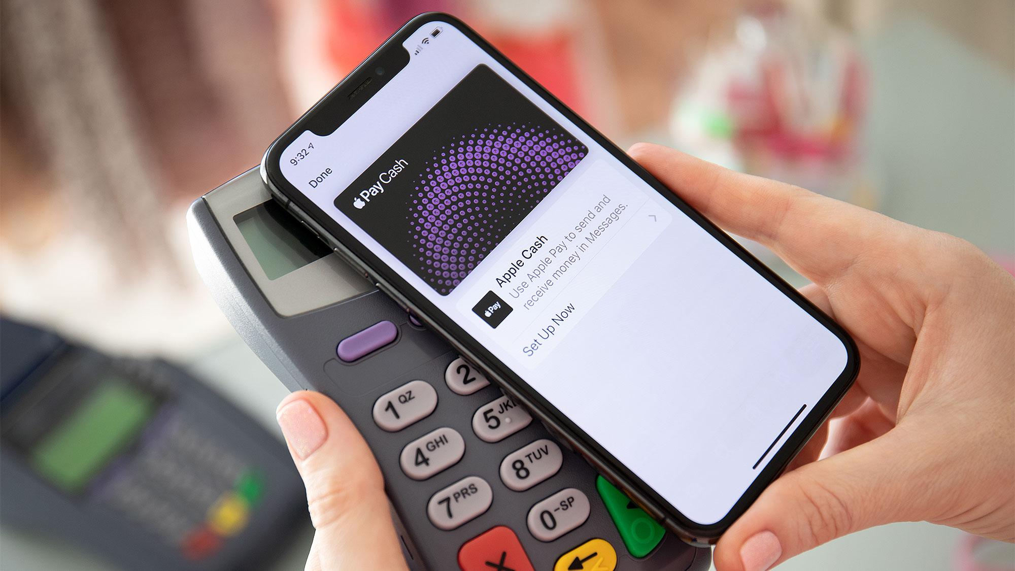 Bloomberg: Apple zamieni każdego iPhone'a z NFC w terminal POS i wprowadzi funkcję przyjmowania płatności tej wiosny
