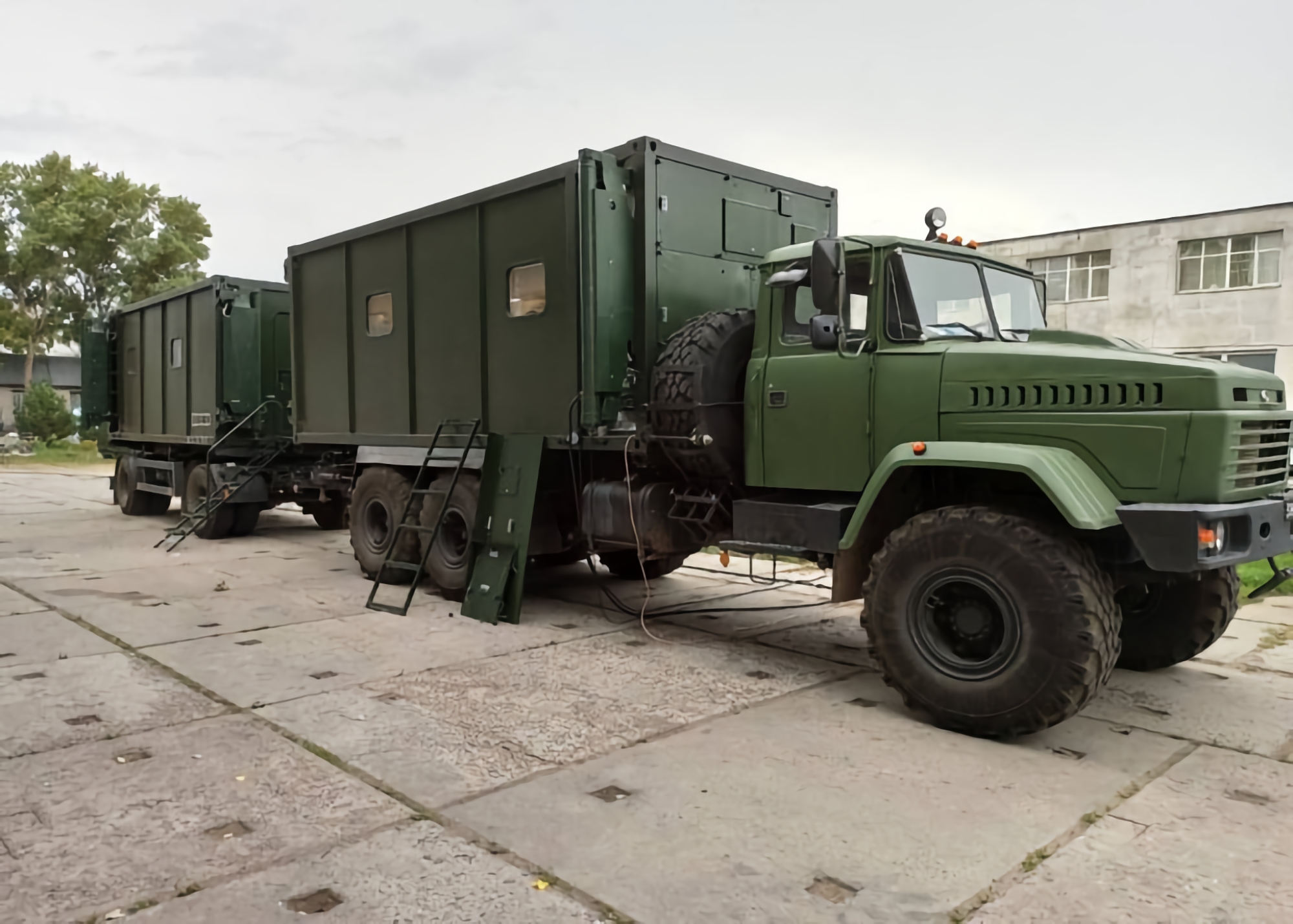 Siły Zbrojne Ukrainy przyjęły nowy pojazd sztabowy produkcji krajowej