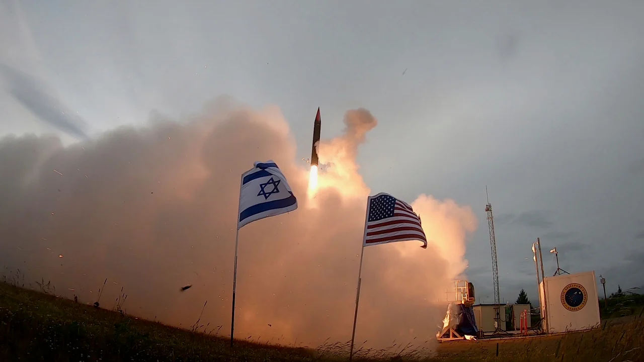 Izrael oficjalnie ogłosił pierwsze w historii przechwycenie pocisku rakietowego za pomocą pozasłonecznego systemu obrony przeciwrakietowej Arrow-3.