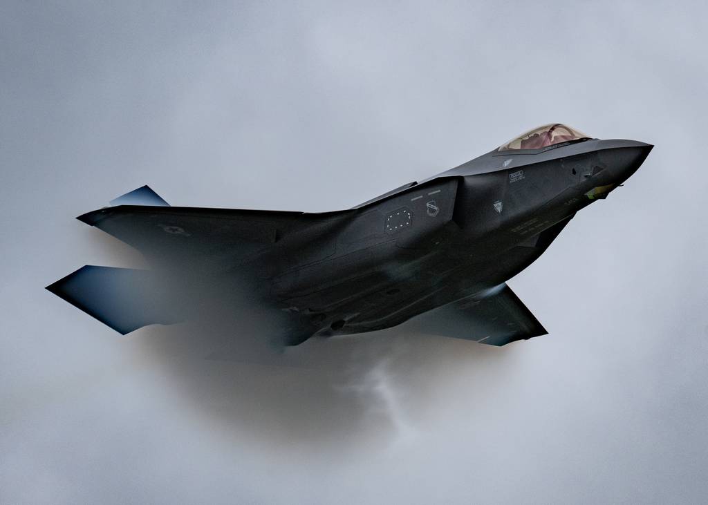 Pentagon zezwala Lockheed Martin na wznowienie dostaw myśliwców F-35 Lightning II