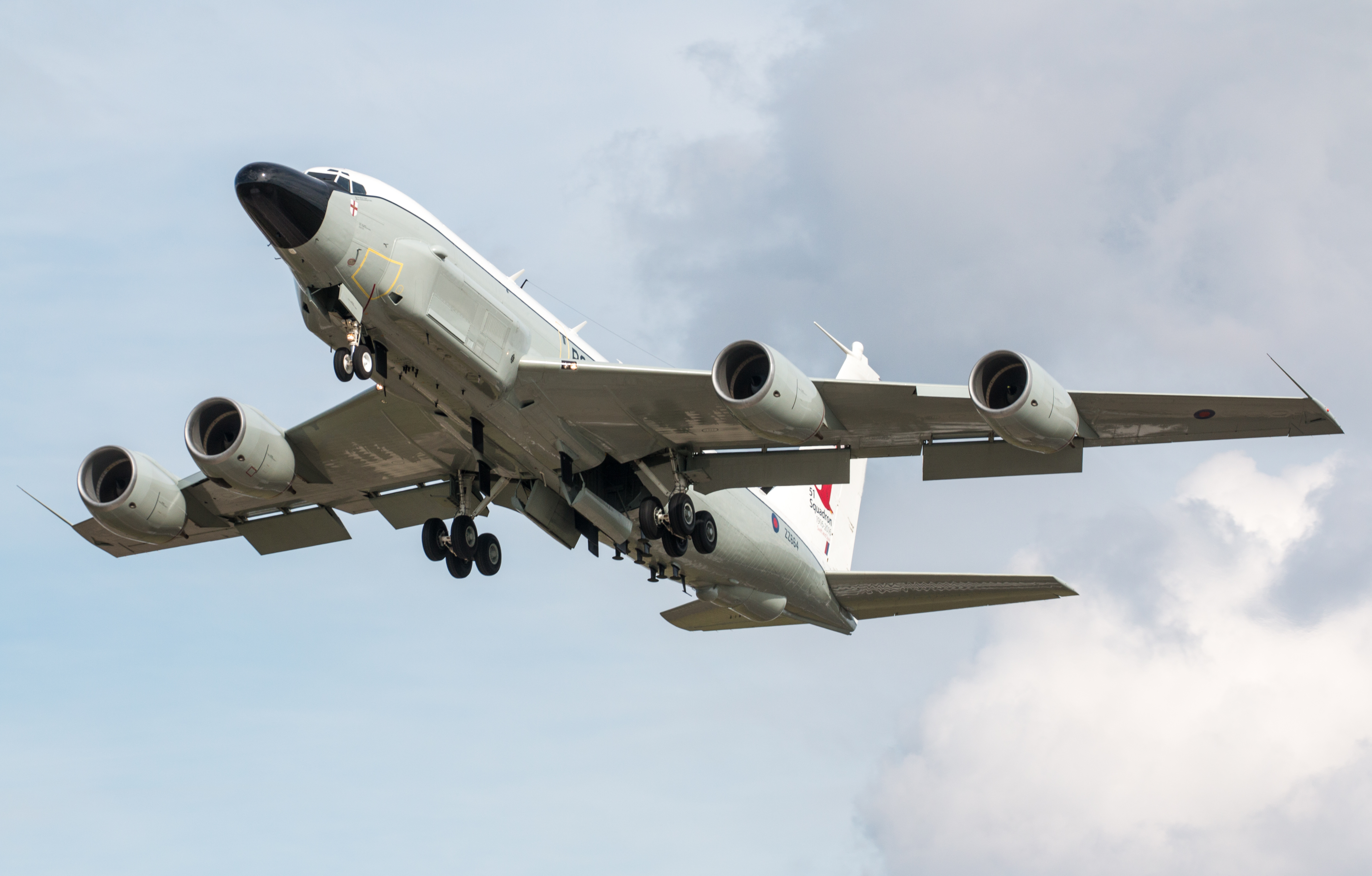 Samolot „NATO” Boeing RC-135W poleciał na Morze Czarne, aby zobaczyć, jak tonie rosyjski statek