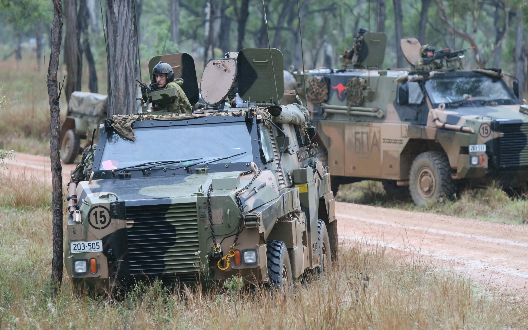 Kontrakt o wartości 106 000 000 dolarów: Australia kupuje 78 pojazdów opancerzonych Bushmaster