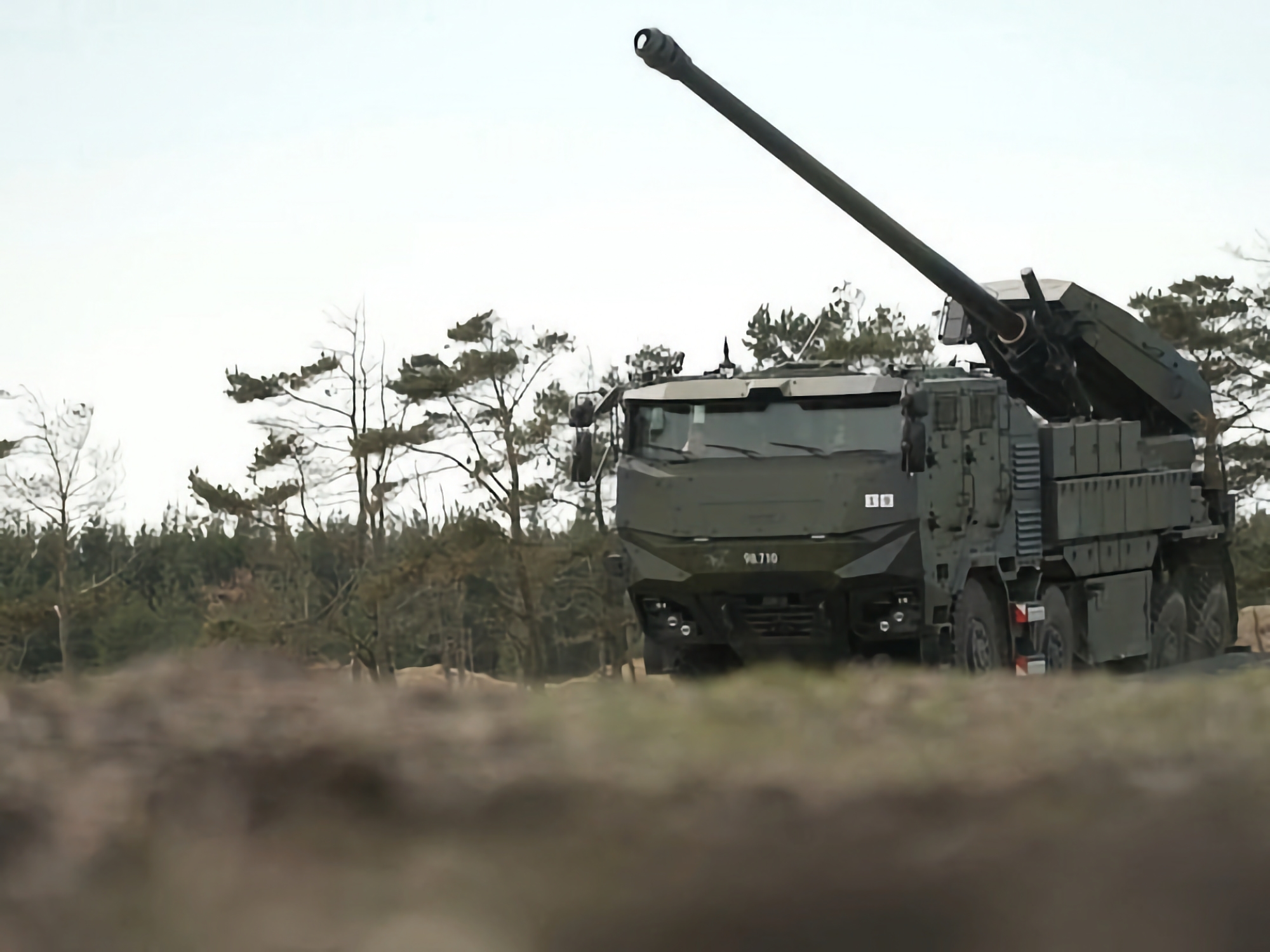 Siły Zbrojne Ukrainy używają już samobieżnych jednostek artyleryjskich CAESAR opartych na podwoziu Tatra 8x8.