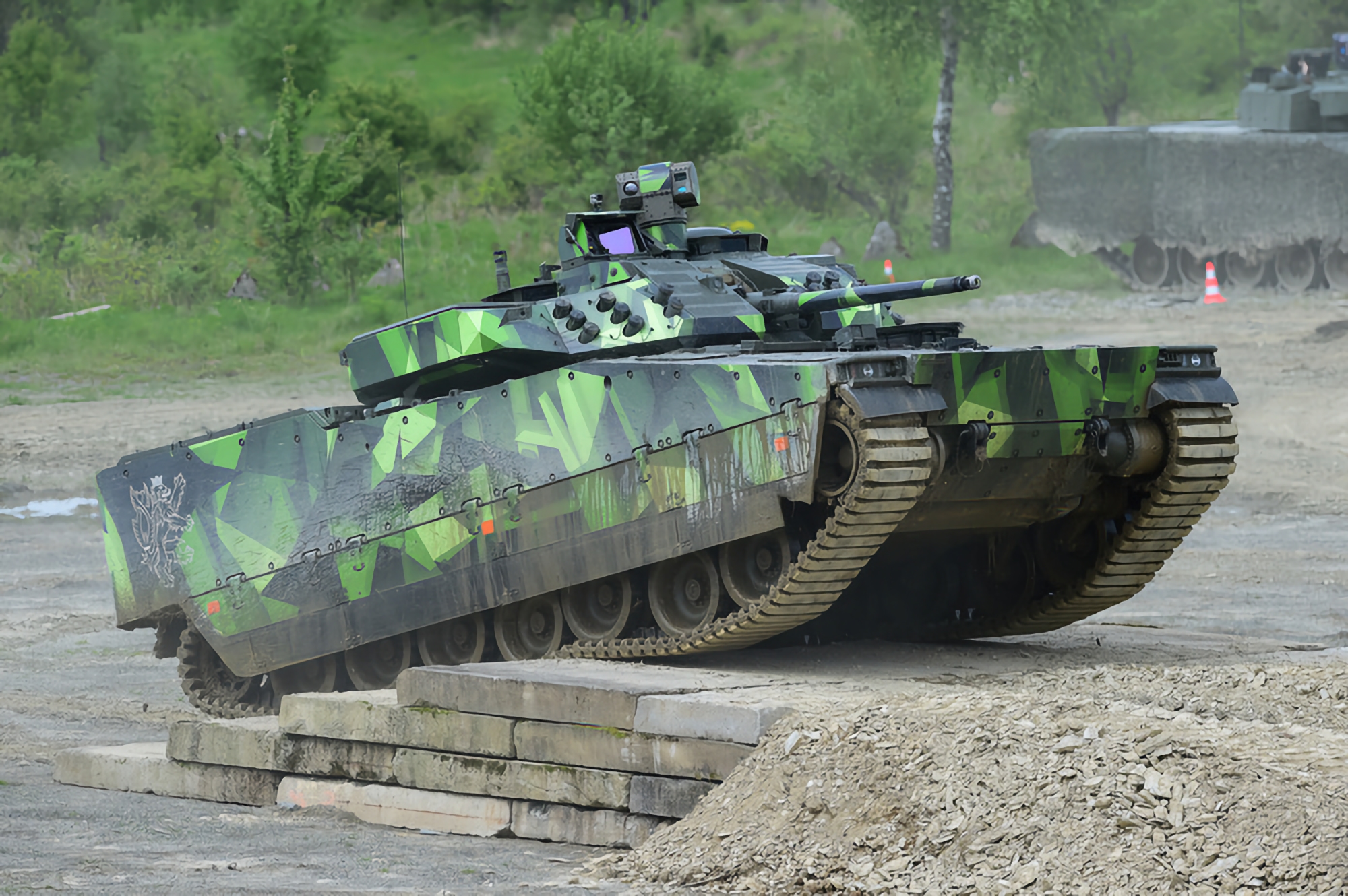 Kontrakt 1 700 000 000 euro: Słowacja kupuje od Szwecja 125 sztuk CV90 MkIV BMP z działami 35 mm