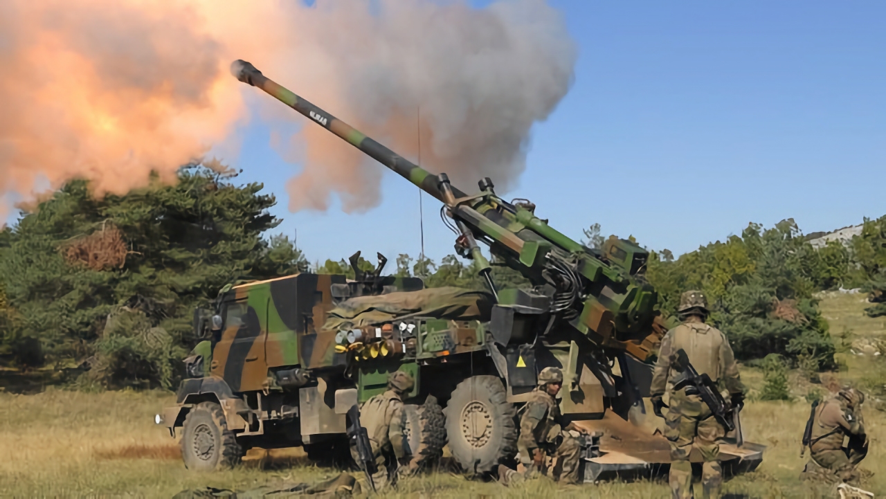 Nie tylko haubice TRF1: Francja w najbliższych tygodniach wyśle na Ukrainę 6 kolejnych jednostek artylerii samobieżnej Cezar