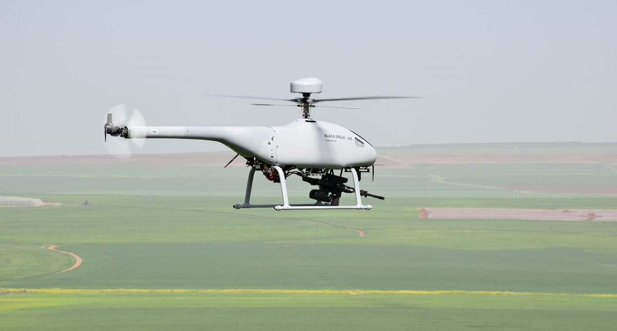 Zaprezentowano pierwszy na świecie bezzałogowy helikopter Golden Eagle, który może przeprowadzać precyzyjne ataki z powietrza - dron jest wyposażony w karabin snajperski lub karabin szturmowy.