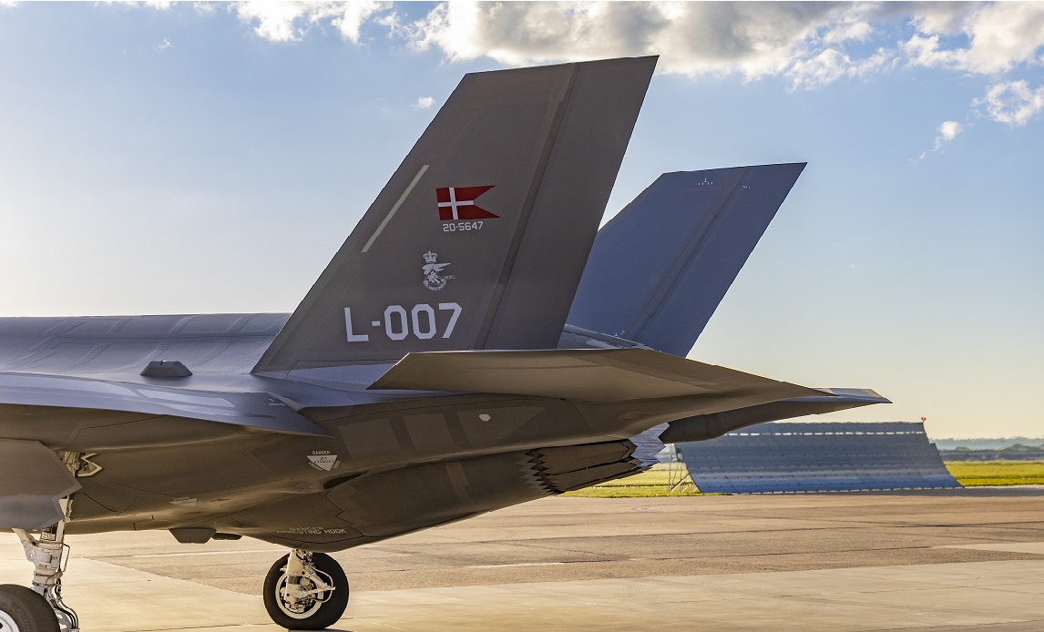 Lockheed Martin dostarczył pierwsze myśliwce piątej generacji F-35 Lightning II do Danii, ale dostawy nowych samolotów będą kontynuowane dopiero za rok