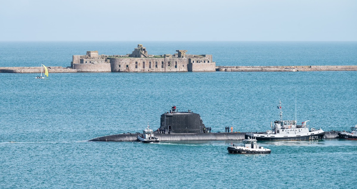 Francuska marynarka wojenna otrzymała atomowy okręt podwodny Duguay-Trouin klasy Barracuda, który będzie uzbrojony w pociski Naval SCALP o maksymalnym zasięgu wystrzeliwania wynoszącym 1000 kilometrów