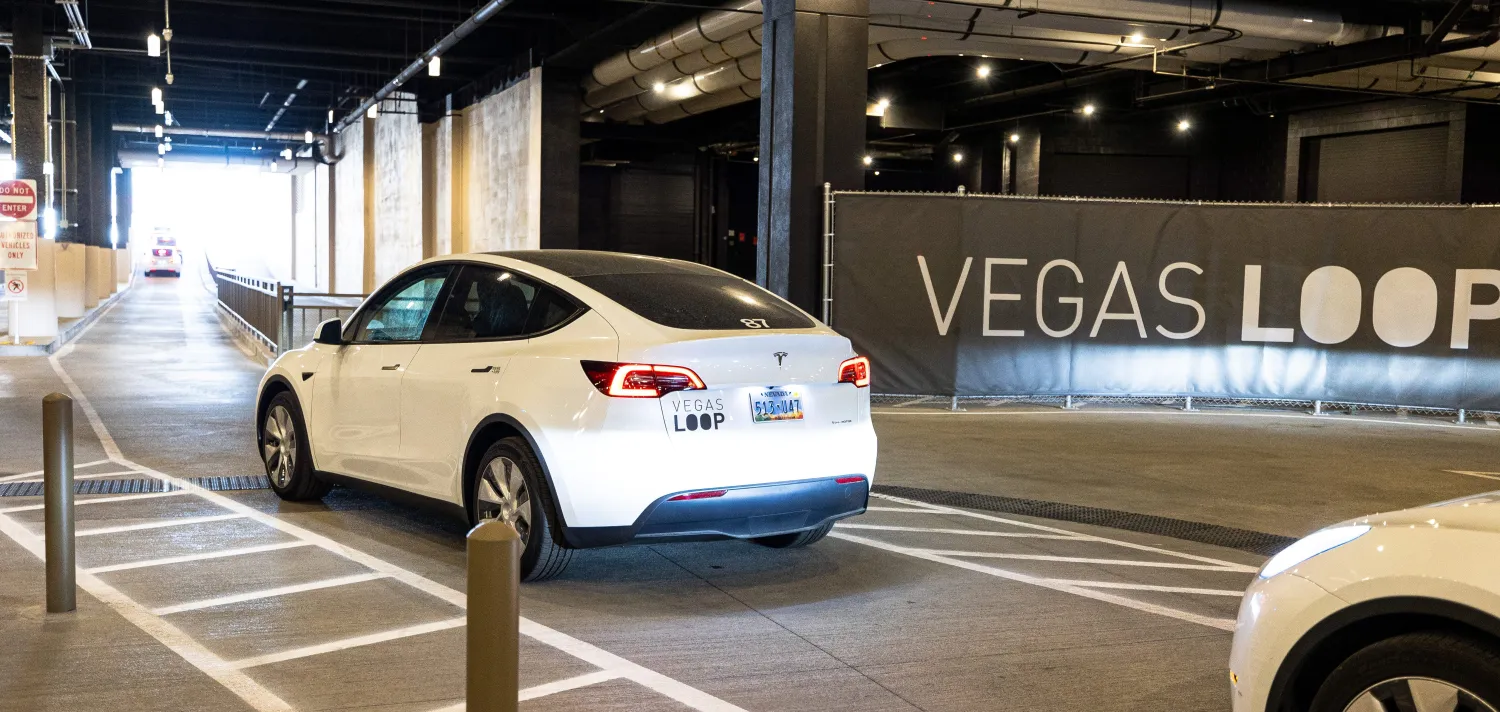 Firma Elona Muska w ciągu czterech dni na CES 2023 przewiozła podziemnymi tunelami pod Las Vegas około 100 tys. pasażerów