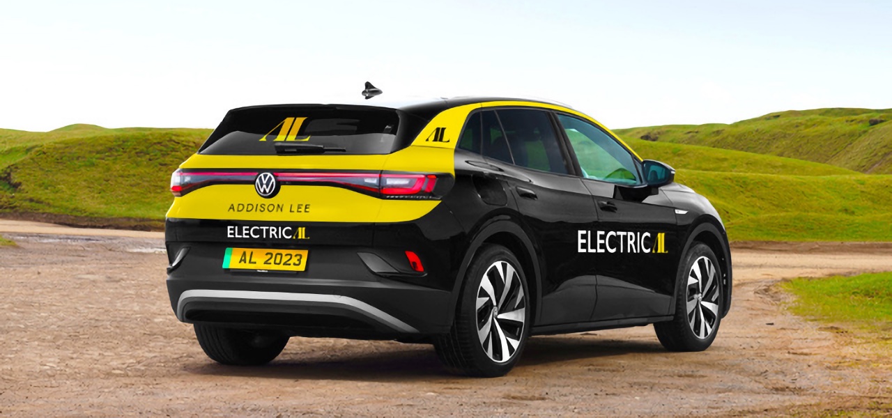 Największa londyńska firma taksówkarska przejdzie na samochody elektryczne do 2023 roku