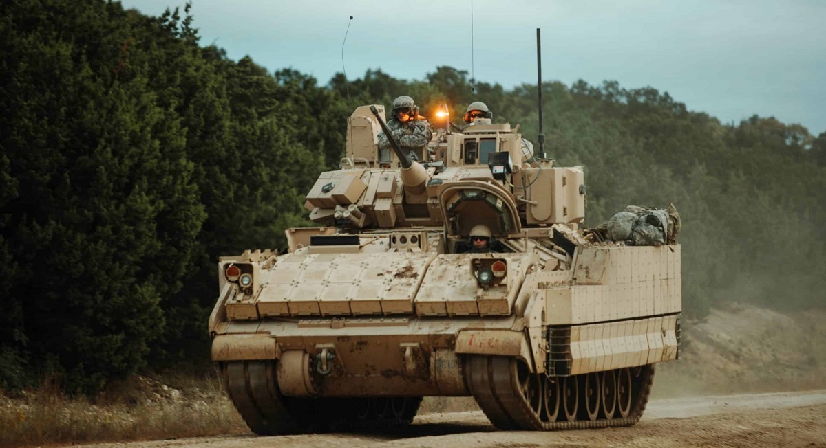 Amerykańskie firmy Rheinmetall i General Dynamics walczą o potencjalny kontrakt o wartości 45 mld USD na zaprojektowanie i wyprodukowanie XM30, który ma zastąpić Bradleya.