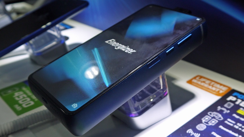 Energizer zbiera pieniądze na swój smartfon cegłę Power Max P18K Pop: Ceny od $ 550