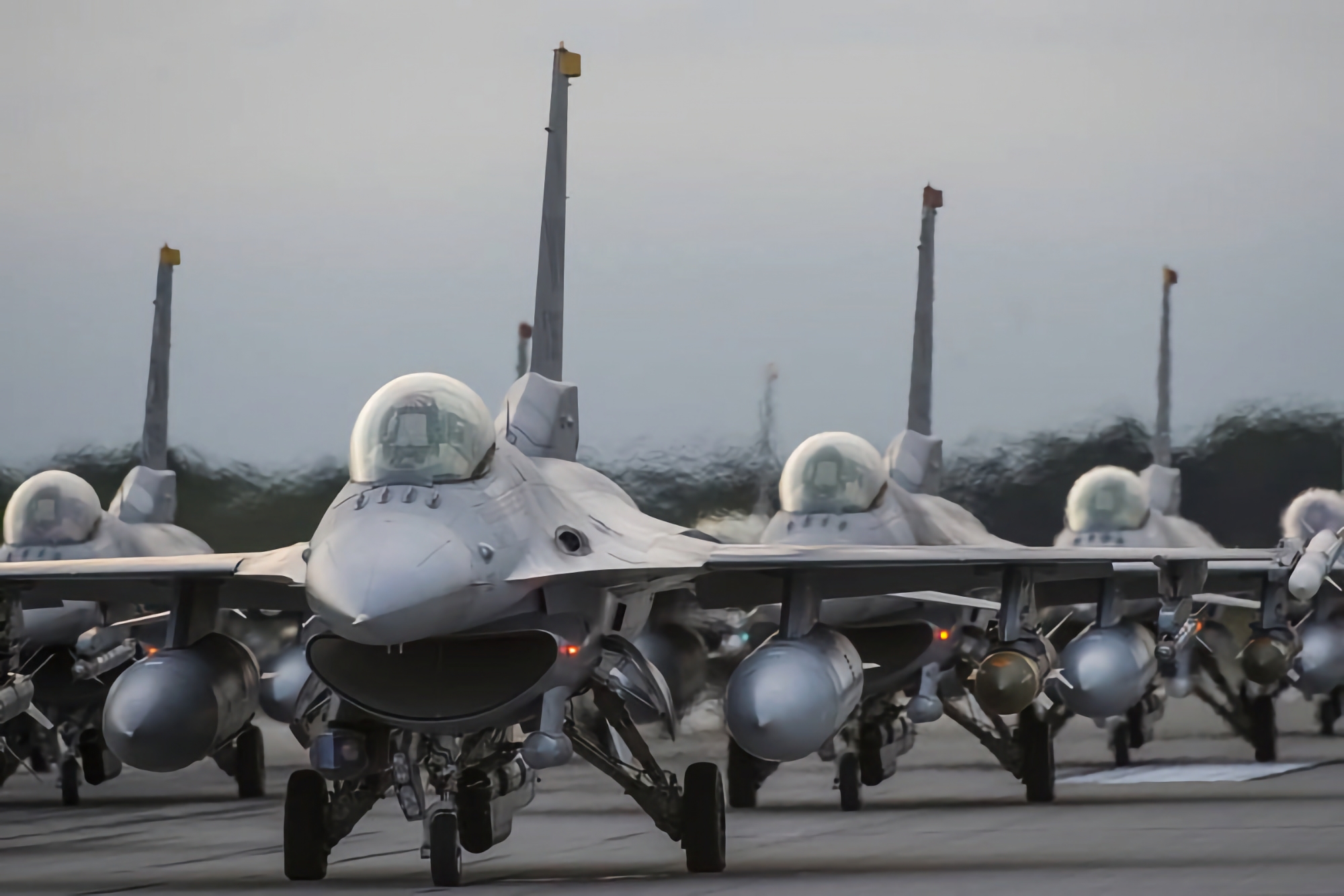 Ukraina chce od sojuszników 40-50 amerykańskich myśliwców F-16 Fighting Falcon