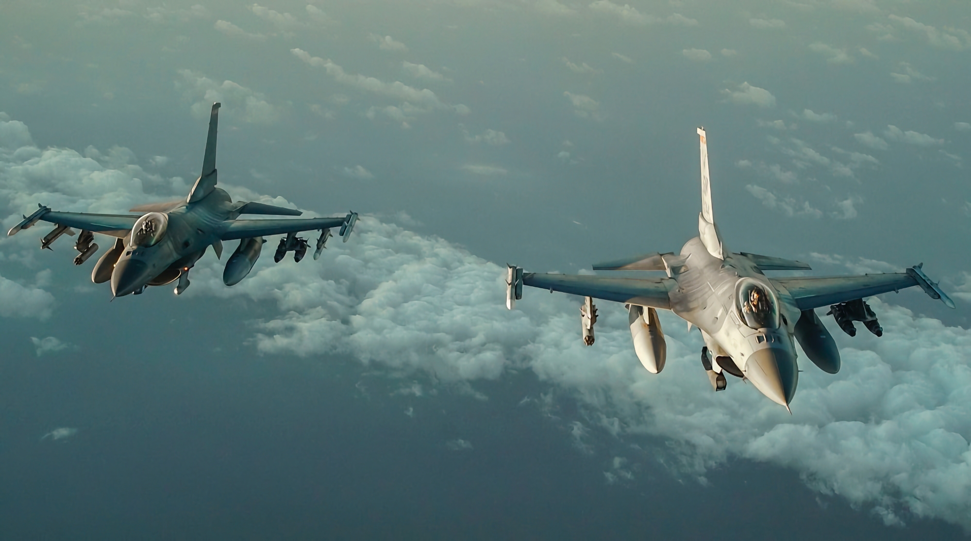 Wielka Brytania rozpocznie latem program szkolenia ukraińskich pilotów na myśliwcach F-16 Fighting Falcon