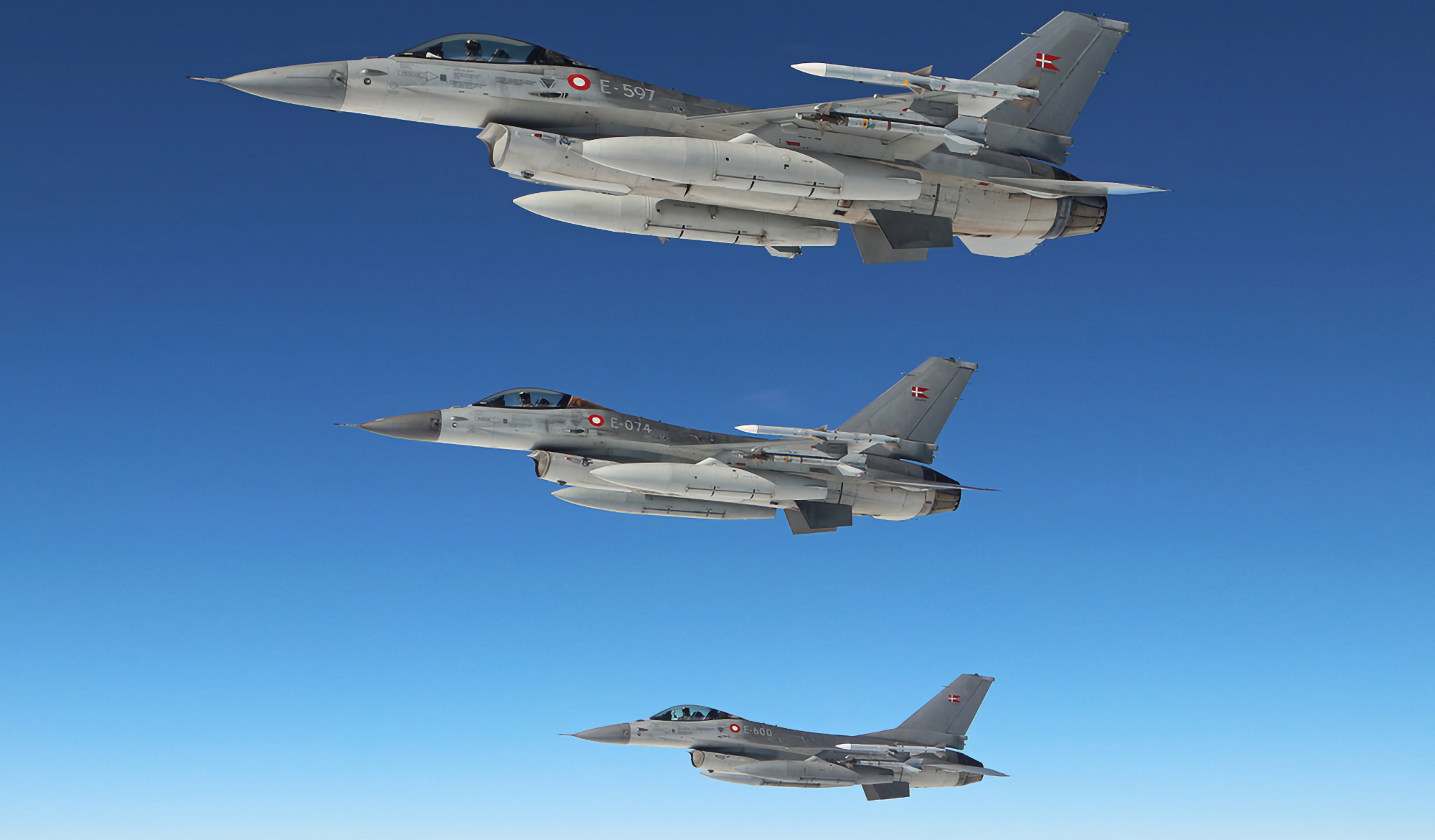 Dania przekaże Ukrainie pierwszą partię myśliwców F-16 Fighting Falcon w ciągu miesiąca