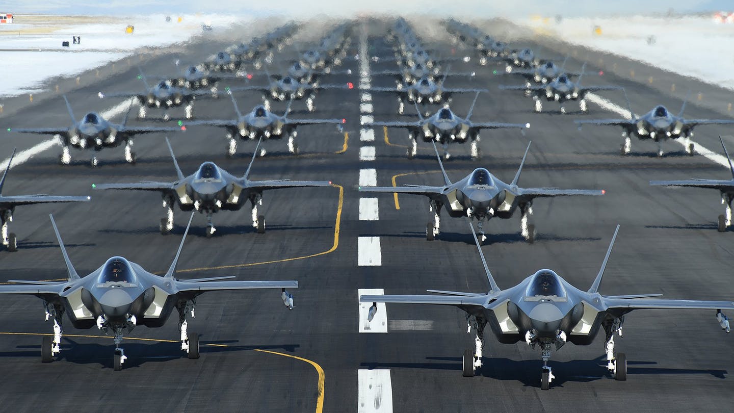 Lockheed Martin dostarczył już na całym świecie 894 myśliwce piątej generacji F-35 Lightning II