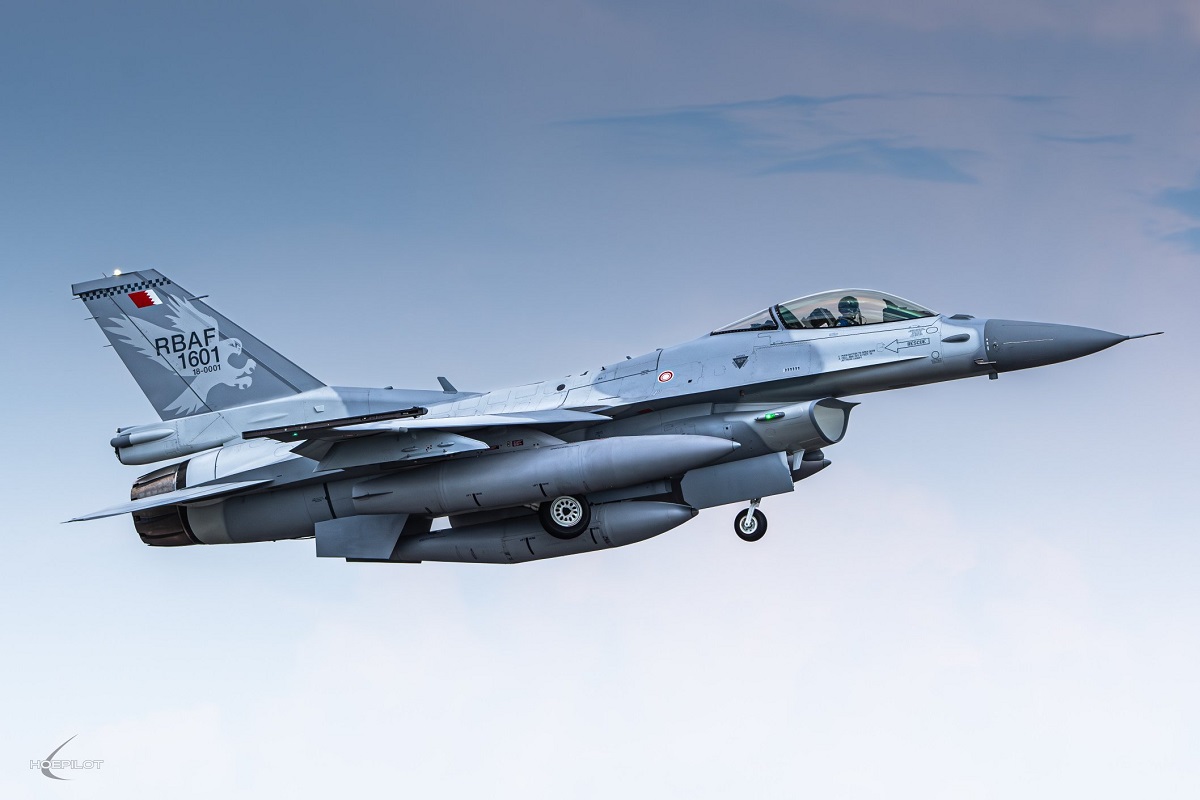 Lockheed Martin przekazał Królewskim Siłom Powietrznym Bahrajnu pierwszy zmodernizowany myśliwiec F-16 Block 70 Generacji 4++ w ramach kontraktu o wartości 1,12 miliarda dolarów.