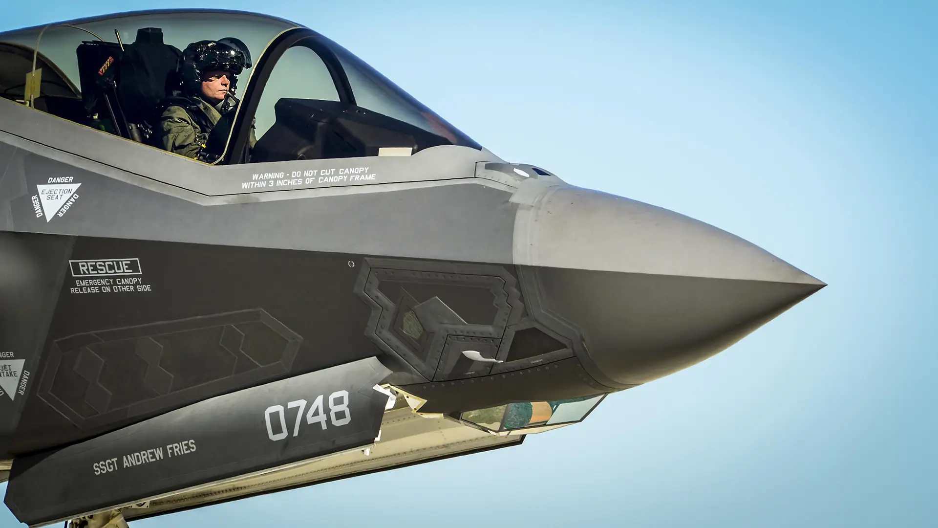 F-35 Lightning II przechodzi gruntowną modernizację i otrzymuje nowy radar AN/APG-85 oraz bomby StormBreaker