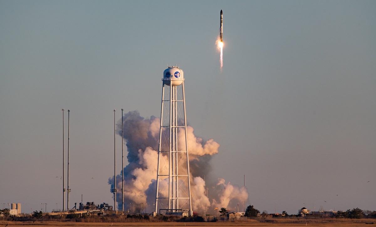 Firma Rocket Lab po raz pierwszy wystrzeliła w kosmos rakietę Electron z używanym silnikiem