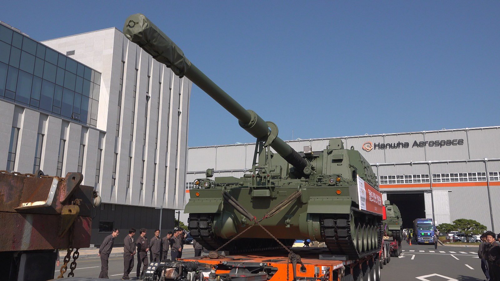 Hanwha dostarczyła kolejną partię samobieżnych haubic K9A1 Thunder do Polski w ramach wielomiliardowego kontraktu.