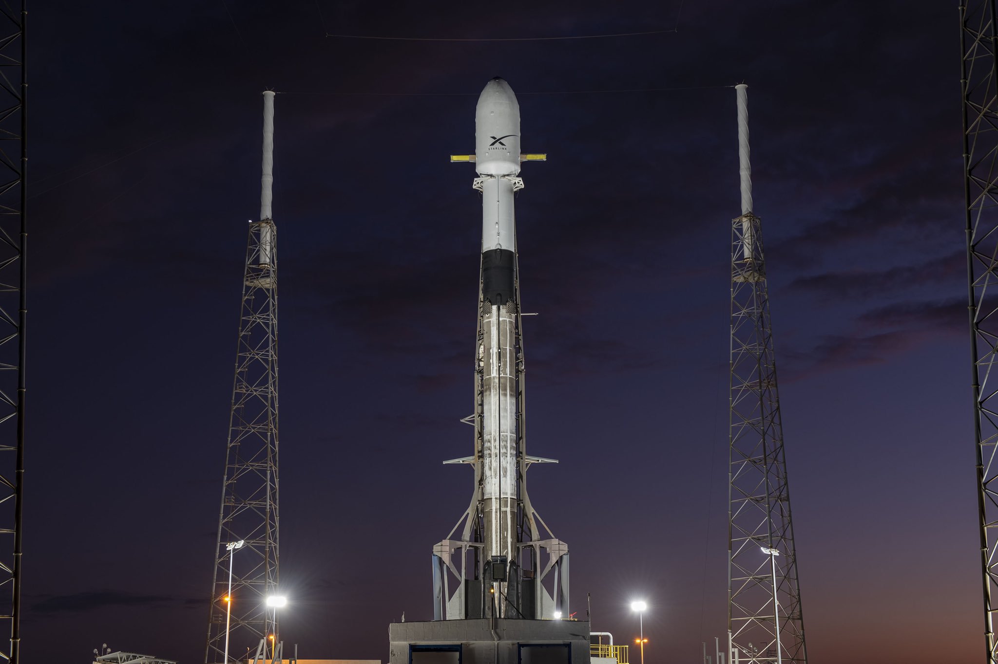 Federalna Komisja Łączności odmawia prawie 1 000 000 000 dolarów dofinansowania dla SpaceX