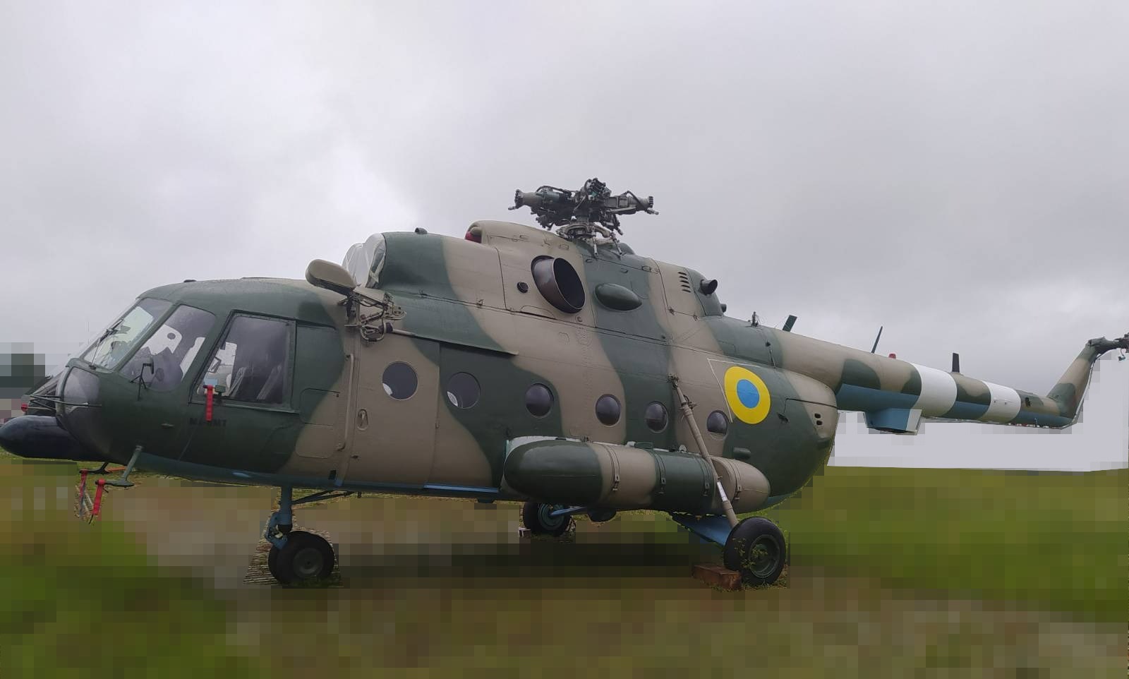 Łotwa przekazała Ukrainie dwa śmigłowce Mi-17 i Mi-2