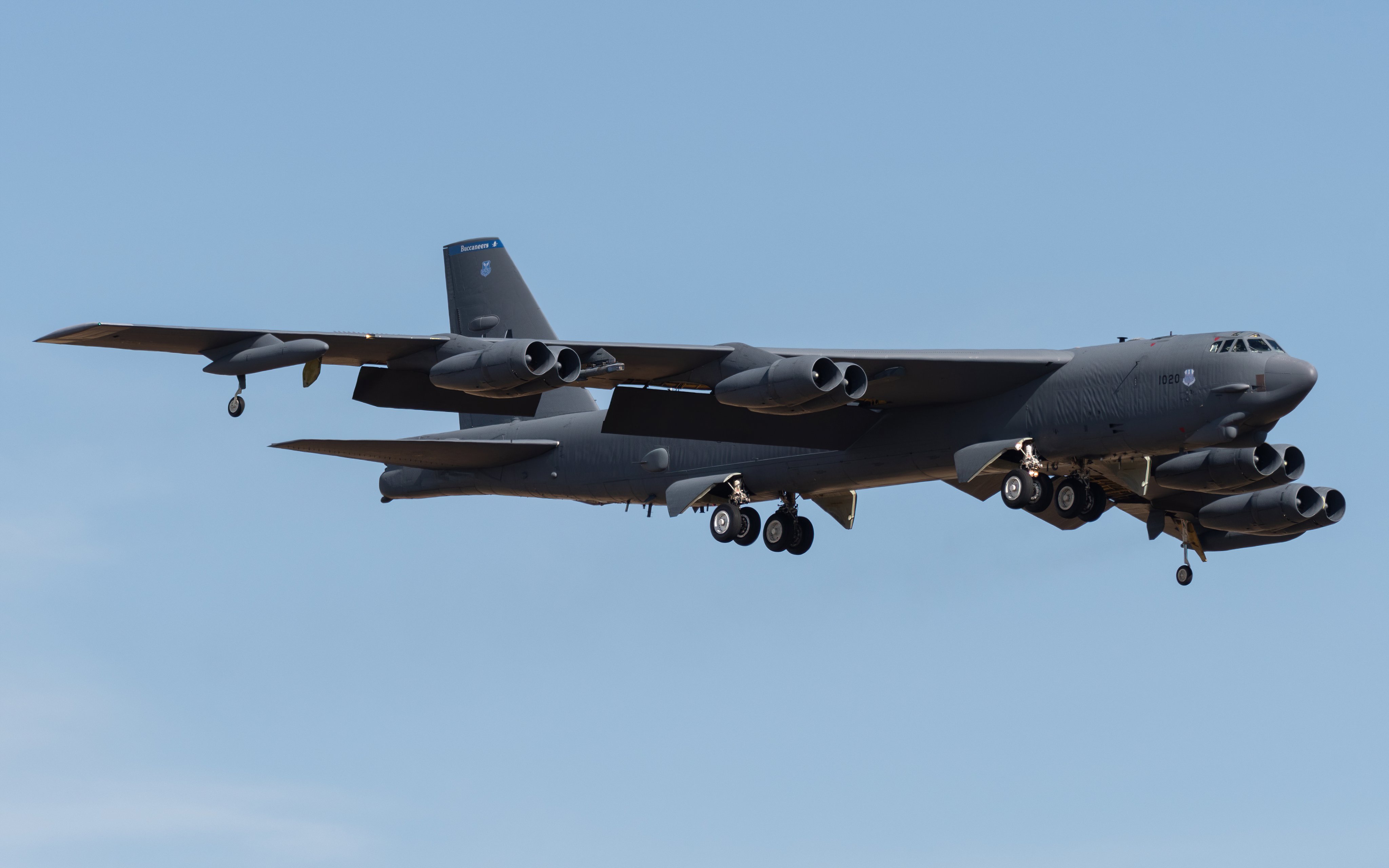 Amerykańskie bombowce atomowe B-52 Stratofortress wystrzeliły pociski JDAM 400 km od granicy z Rosją