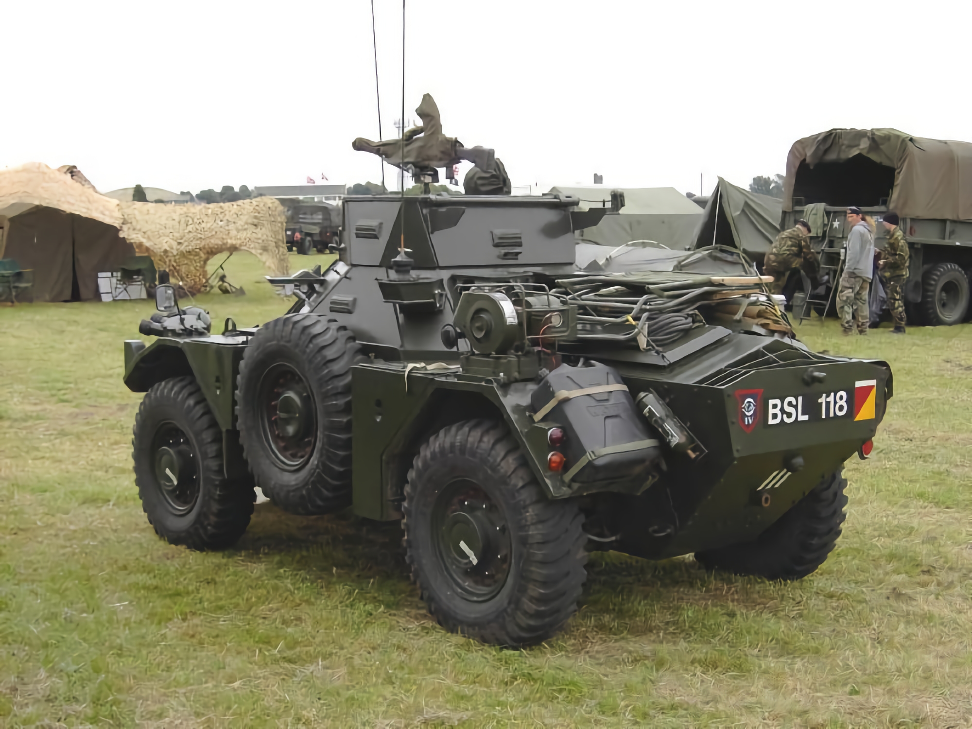 Siły Zbrojne Ukrainy używają na froncie brytyjskich pojazdów opancerzonych Land Rover Snatch oraz pojazdów rozpoznawczych Ferret Mk 1.
