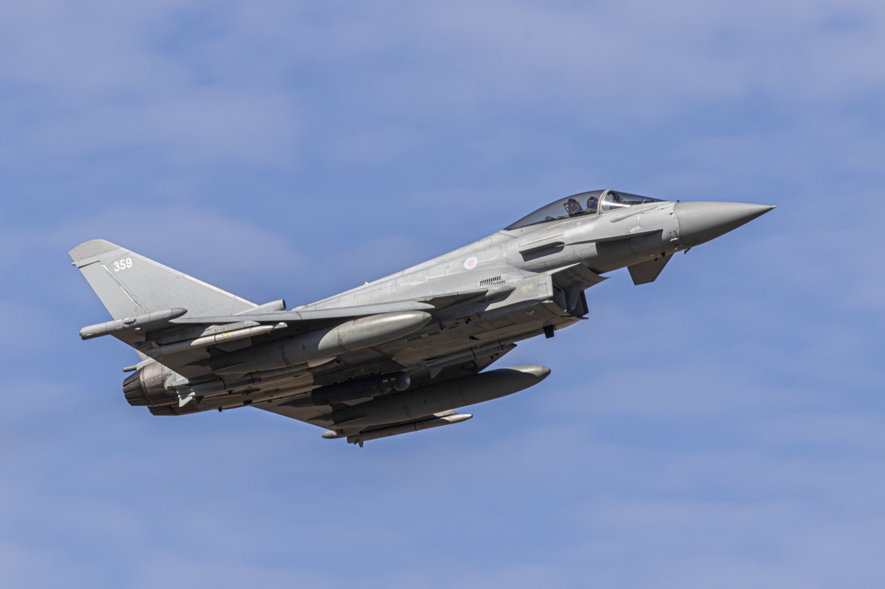 NATO alarmuje myśliwce Eurofighter Typhoon do przechwycenia trzech rosyjskich samolotów nad Zatoką Fińską