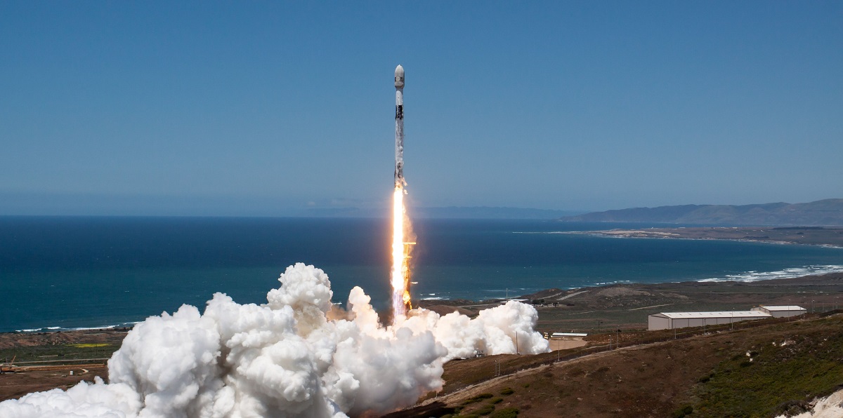 SpaceX wystrzeliwuje nową partię satelitów Starlink - rakiety Falcon 9 od początku roku odbyły 29 misji