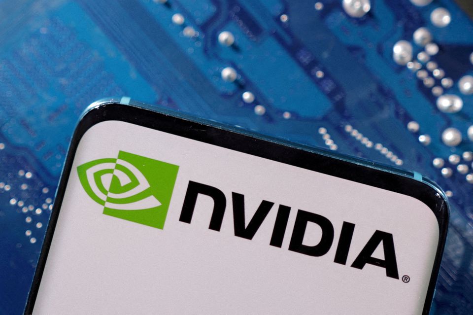 Nvidia i AMD poinformowały, że Stany Zjednoczone ograniczyły eksport chipów sztucznej inteligencji do niektórych krajów Bliskiego Wschodu.