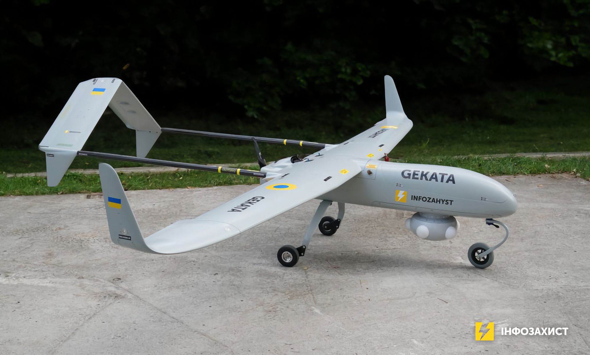 Ukraina rozpoczyna testy nowego bezzałogowego samolotu zwiadowczego Gekata, który będzie mógł pozostawać w powietrzu do 12 godzin i wykrywać cele w odległości do 450 km.