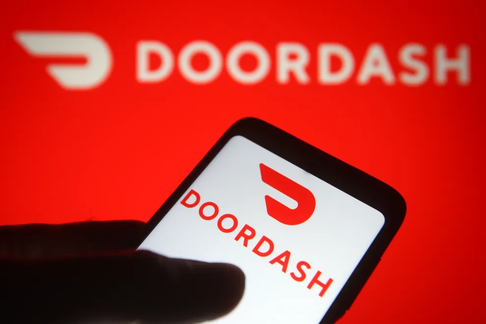 DoorDash uruchomił technologię AI dla restauracji, aby zautomatyzować przyjmowanie zamówień telefonicznych