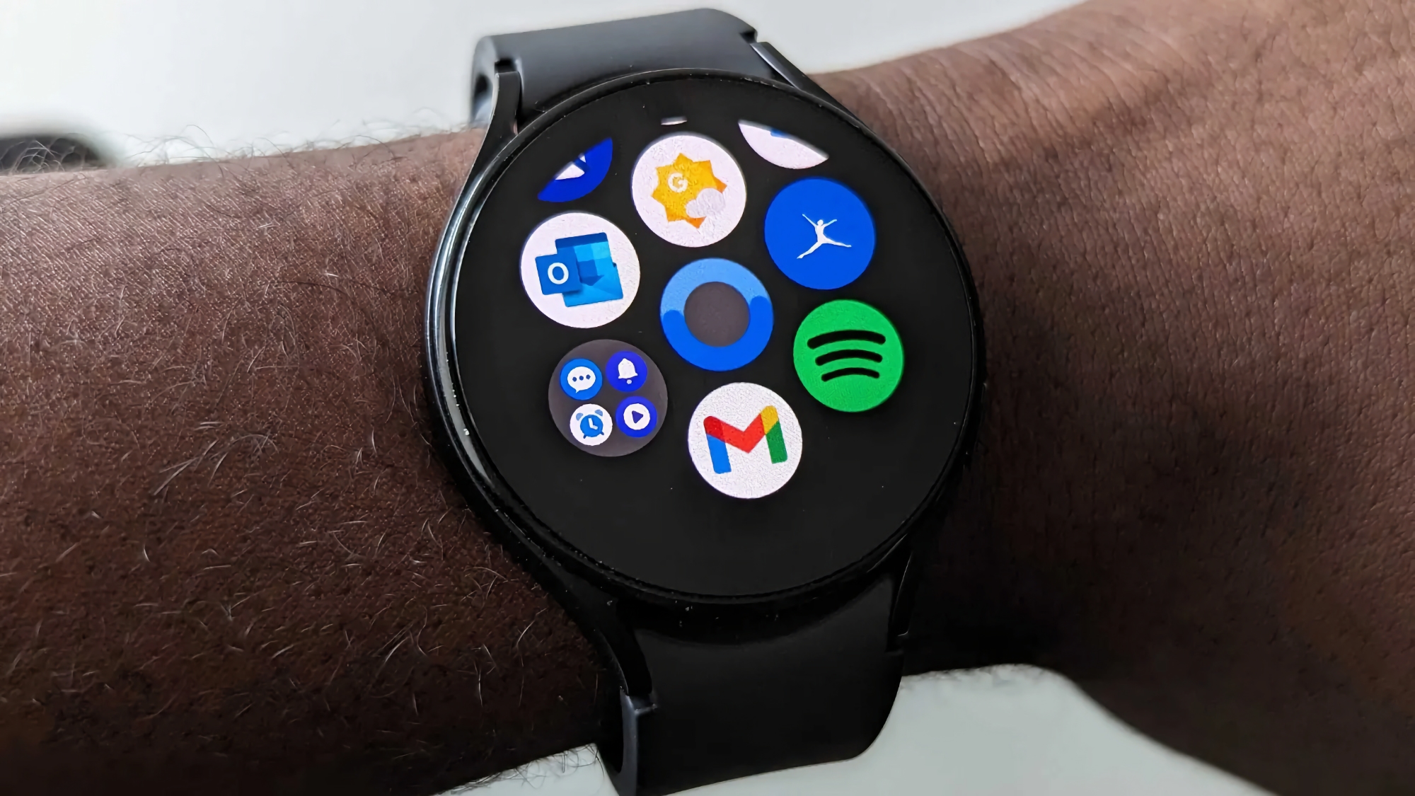 Google zaprezentowało aplikację Gmail dla inteligentnych zegarków opartych na Wear OS