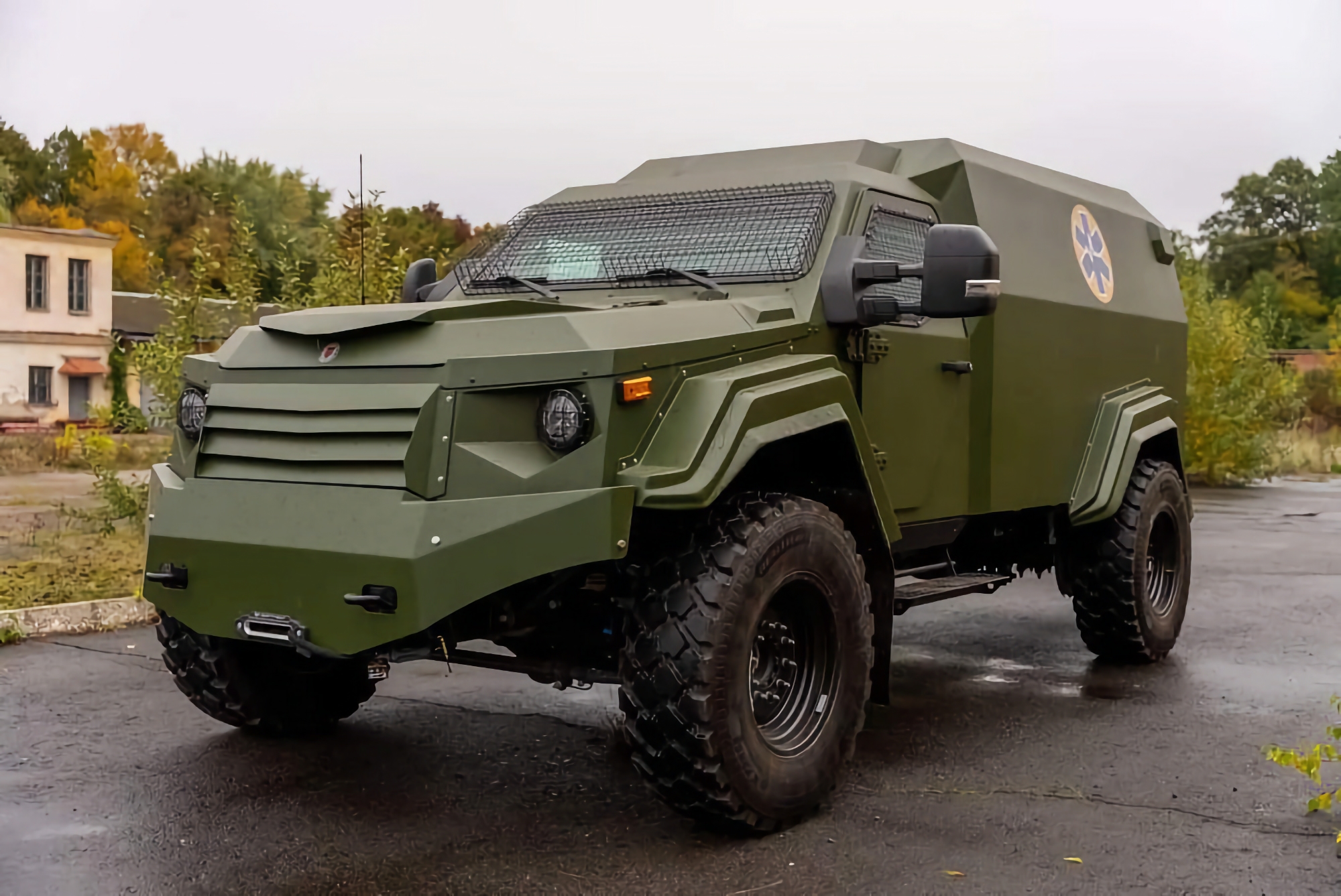AFU otrzymało pojazd opancerzony Gurkha do ewakuacji rannych żołnierzy, zbudowany na bazie Forda F-550 Super Duty