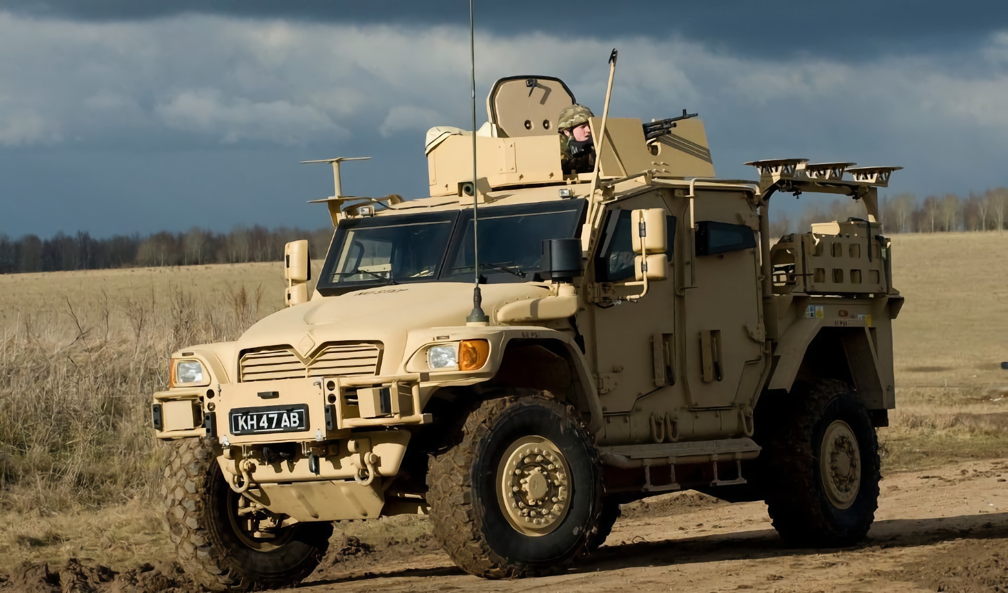 Siły Zbrojne Ukrainy otrzymały brytyjskie pojazdy opancerzone HUSKY TSV