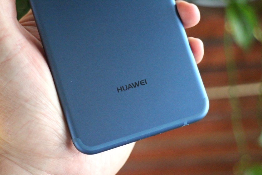 Cztery smartfon Huawei z projektu na pełnym ekranie pojawił się w TENAA