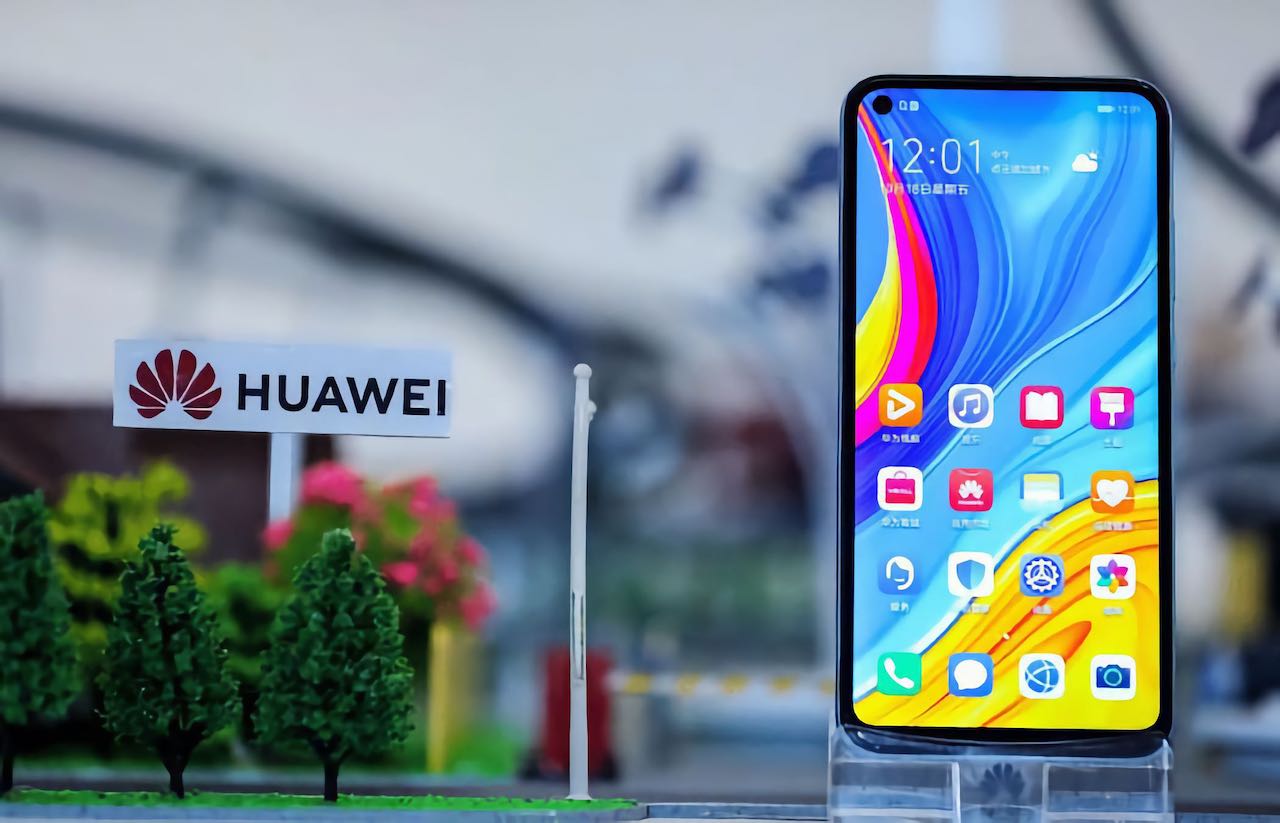 Plotka: Huawei będzie sprzedawał w swoich sklepach smartfony innych producentów