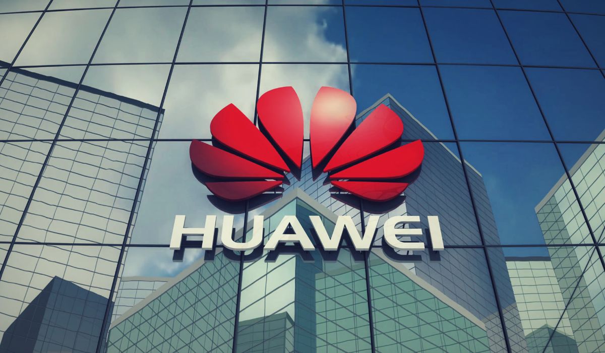 Huawei oficjalnie nie opuścił rosyjskiego rynku, ale wstrzymał dostawy sprzętu i nie odpowiada na zapytania