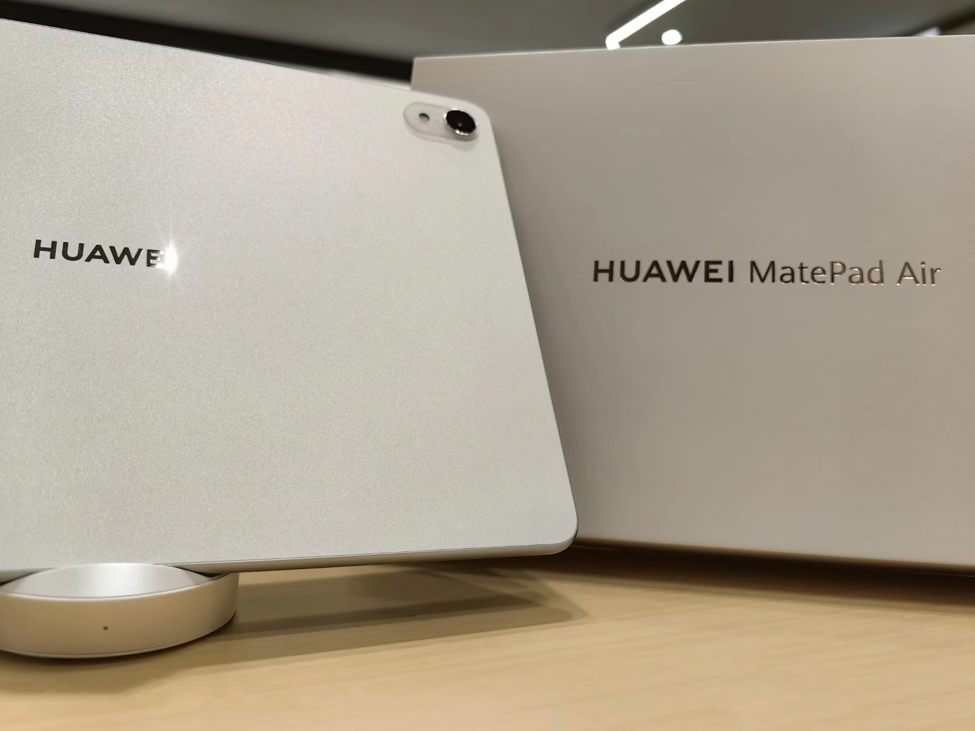 Wyświetlacz 144 Hz, układ Snapdragon 888 i aparat główny z lampą błyskową LED: specyfikacja i zdjęcia Huawei MatePad Air wypłynęły do sieci