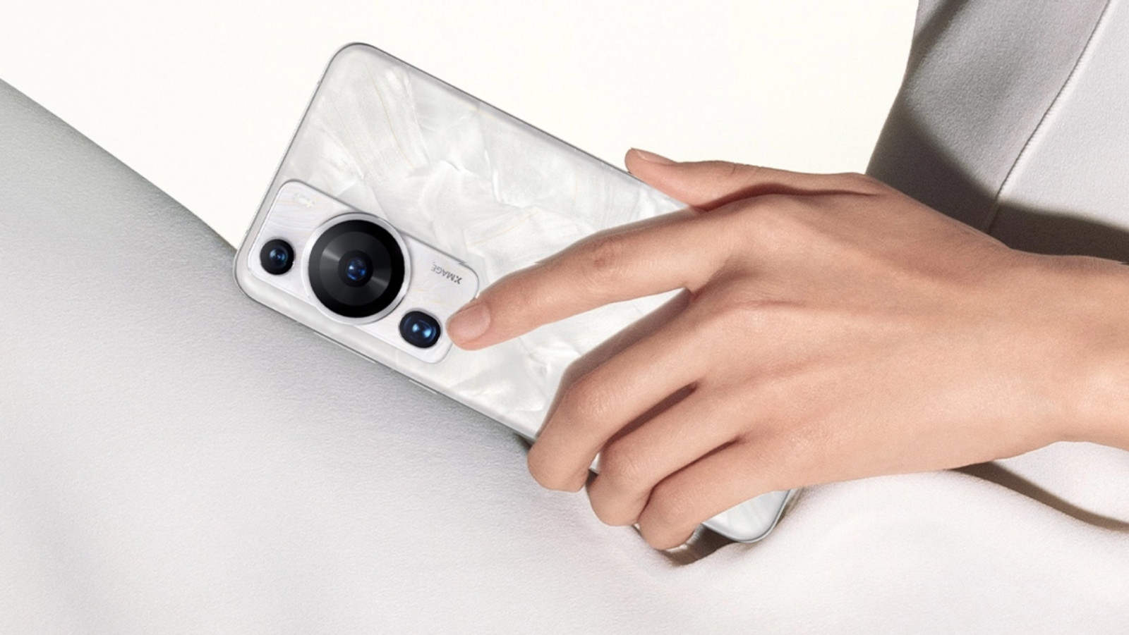 Flagowce Huawei P60 obsługują płatności zbliżeniowe za zakupy nawet przy całkowitym rozładowaniu smartfona