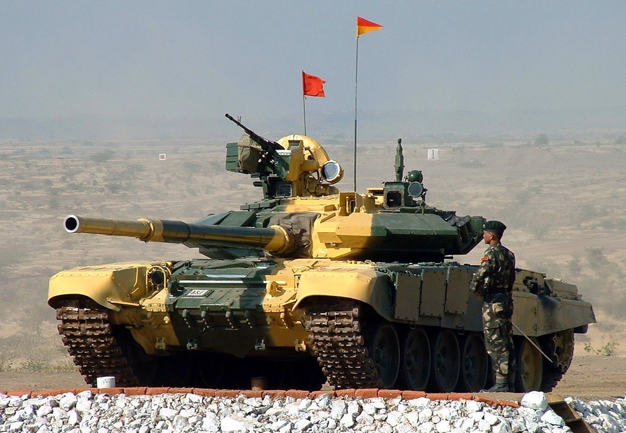 Rosyjska armia zaczyna używać na Ukrainie eksportowanych czołgów T-90S, które miały być sprzedane do Indii