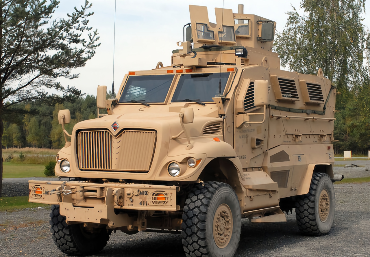 Siły Zbrojne Ukrainy używają nowoczesnych amerykańskich pojazdów opancerzonych International MaxxPro