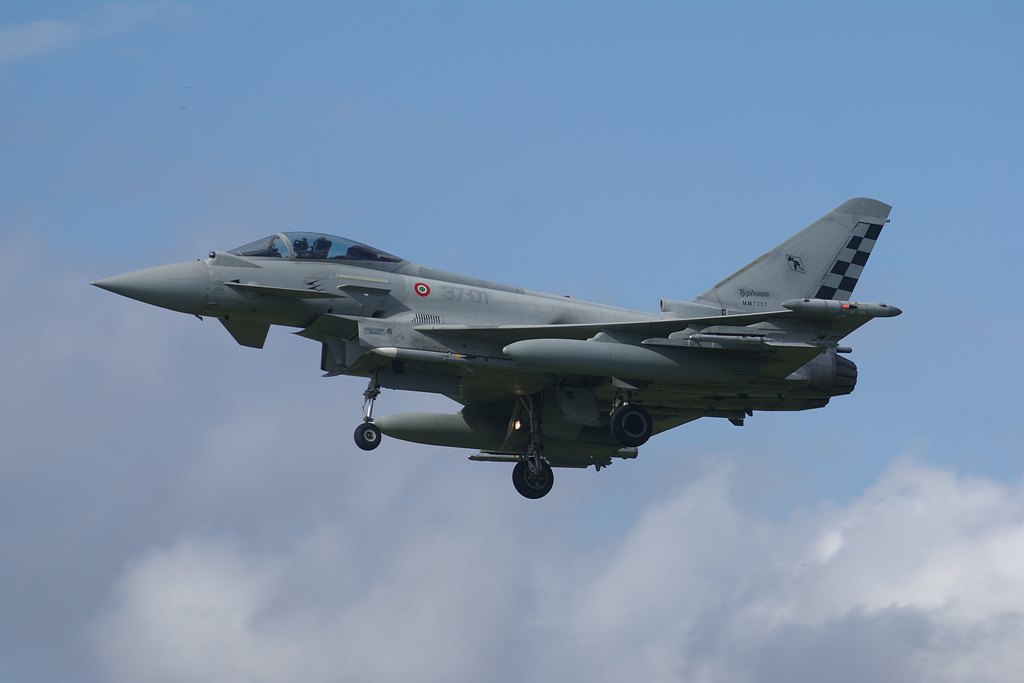 NATO zaalarmowało niebo Eurofighterami Typhoonami, aby przechwycić cztery rosyjskie samoloty wojenne w przestrzeni powietrznej Szwecji i Polski
